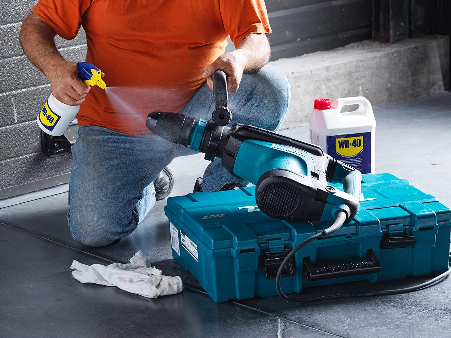 Prodotto Multifunzione - Lubrificante Tanica 5L + Dosatore Spray 500ml incluso - Senza silicone - WD-40 - Dettaglio 2